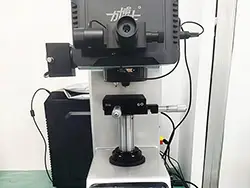 维氏硬度计